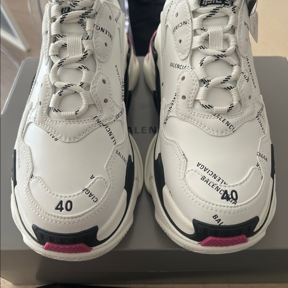 Balenciaga triple s sneakers brand new - Picture 3 of 8